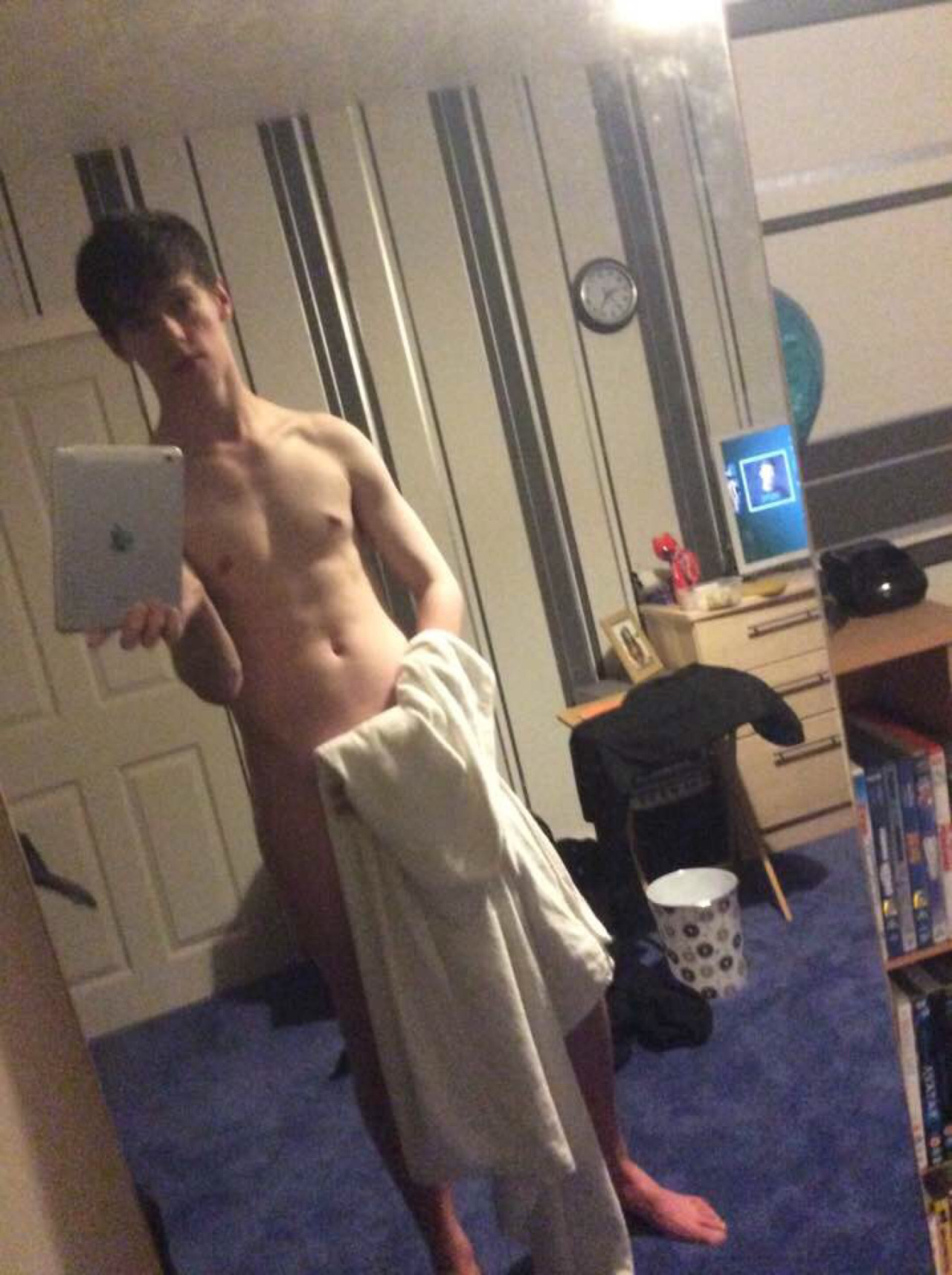 photo 2 _ erotic teen boy self picture